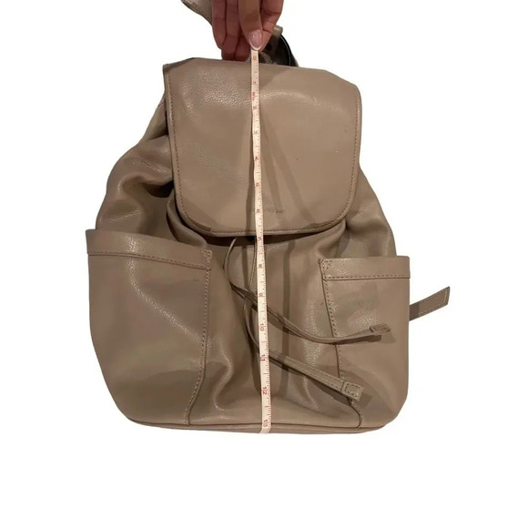 Elizabeth and James Backpack​ - Picture 10 of 12